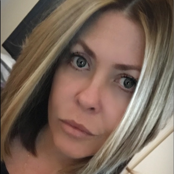 Meet your Posher, Holli - Picture 1 of 1